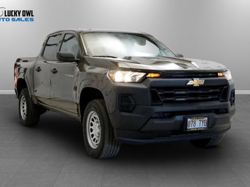 Used 2023 Chevrolet Colorado W/T RWD image 2