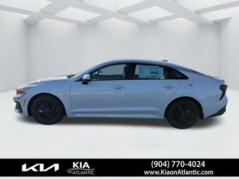New 2025 Kia K5 LXS FWD image 6