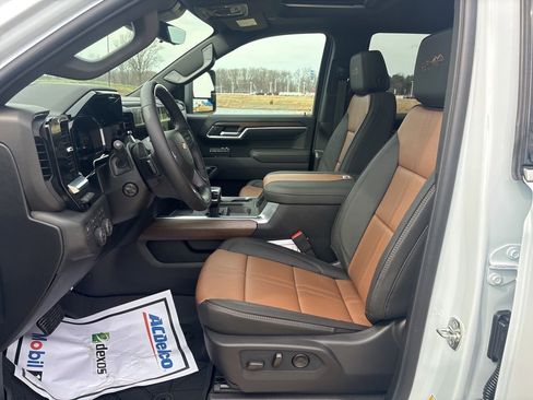 New 2026 Chevrolet Silverado 1500 High Country AWD/4WD image 15
