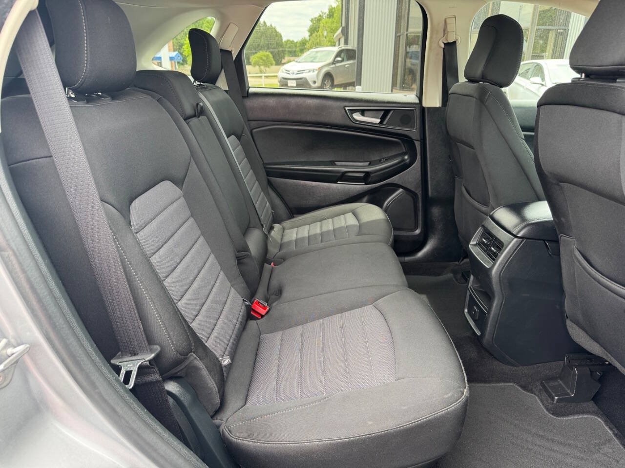 Used 2020 Ford Edge SE AWD/4WD image 22