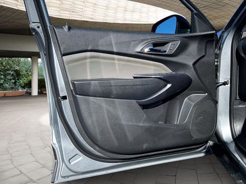 New 2026 Chevrolet Trax ACTIV w/ Sunroof Package image 9