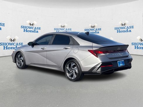 Used 2025 Hyundai Elantra Sport image 5