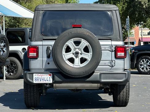 Used 2020 Jeep Wrangler Sport image 4