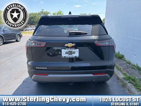 Used 2025 Chevrolet Equinox LT w/ Convenience Package II FWD image 4