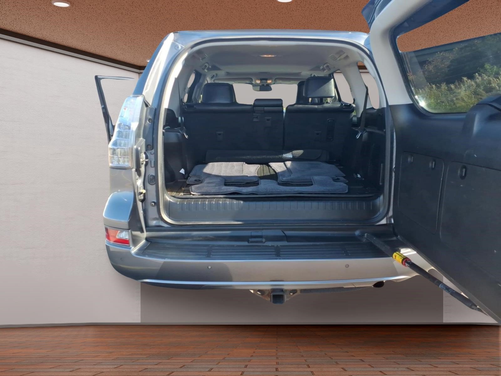 Used 2017 Lexus GX 460 Premium w/ Premium Package AWD/4WD image 29