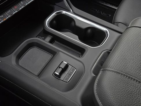 New 2026 GMC Sierra 2500 Denali w/ Denali Reserve Package image 10