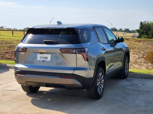 New 2026 Chevrolet Equinox LT w/ Safety and Technology Package FWD image 5