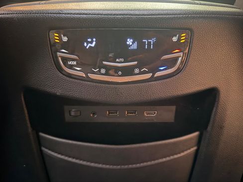 Used 2018 Cadillac Escalade Premium Luxury image 37