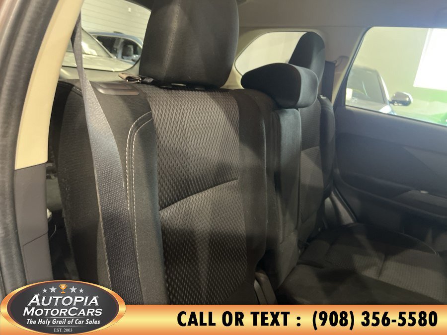 Used 2019 Mitsubishi Outlander ES FWD image 16