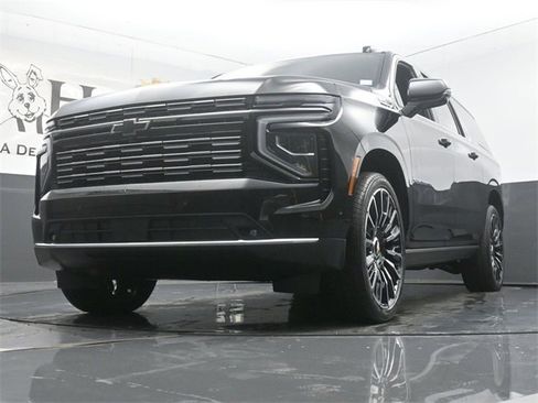 New 2026 Chevrolet Suburban High Country w/ LPO, Illumination Package image 35