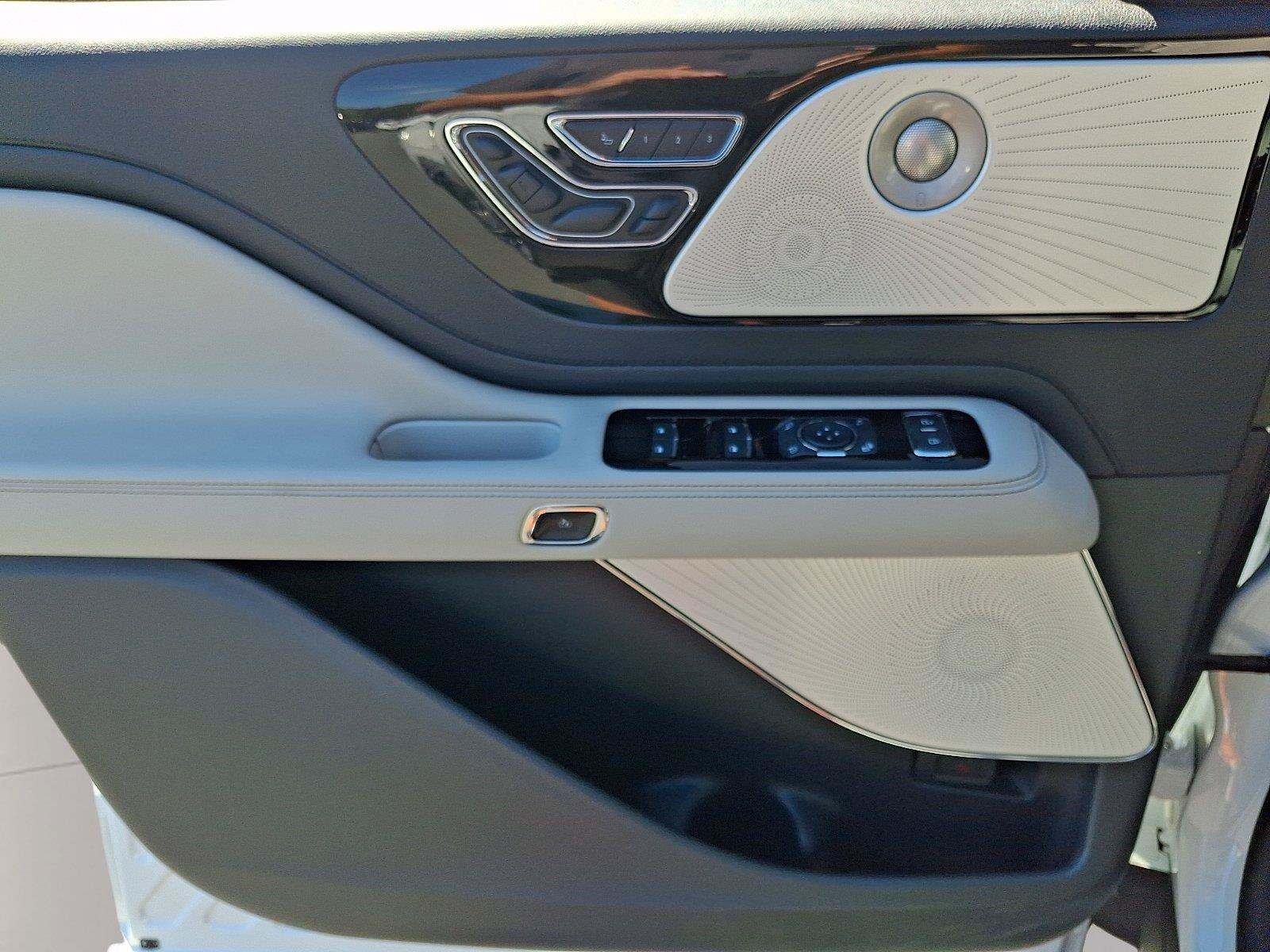 New 2026 Lincoln Aviator Reserve AWD/4WD image 8