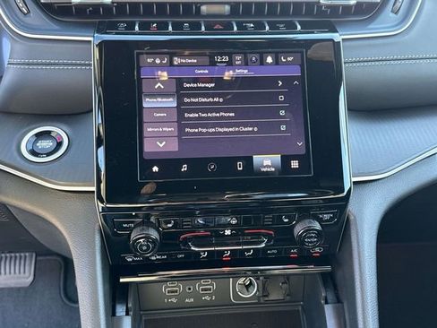 New 2025 Jeep Grand Cherokee L Altitude image 19