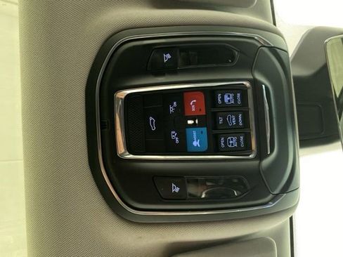 Used 2023 Jeep Grand Cherokee L Limited w/ Luxury Tech Group II AWD/4WD image 18