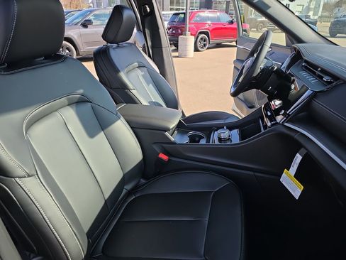 New 2026 Jeep Grand Cherokee Limited image 10