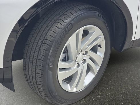 New 2026 Land Rover Discovery Sport Landmark AWD/4WD image 33