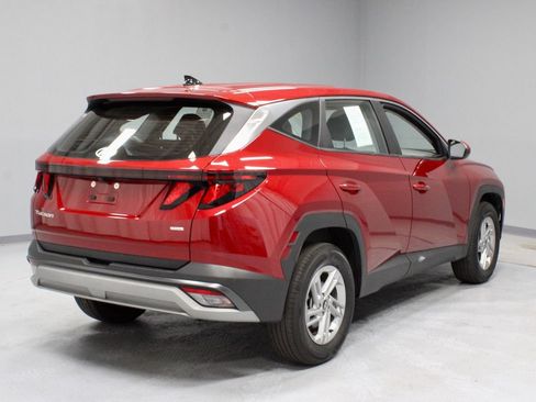 Certified 2025 Hyundai Tucson SE AWD/4WD image 9