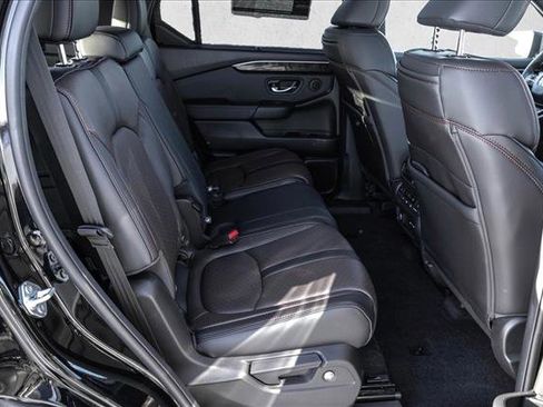 Used 2025 Honda Pilot Black Edition image 26