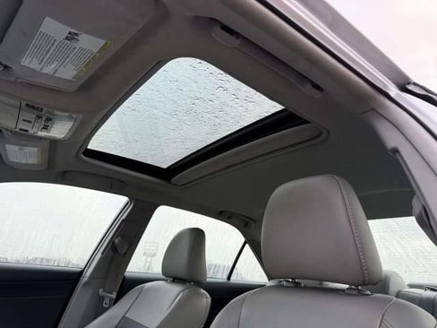 Used 2014 Toyota Camry XLE w/ Leather Package image 11