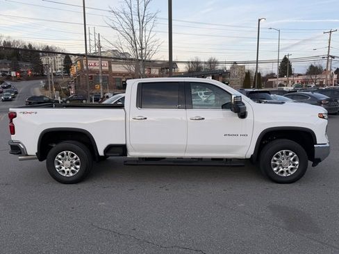 Used 2024 Chevrolet Silverado 2500 LTZ image 4