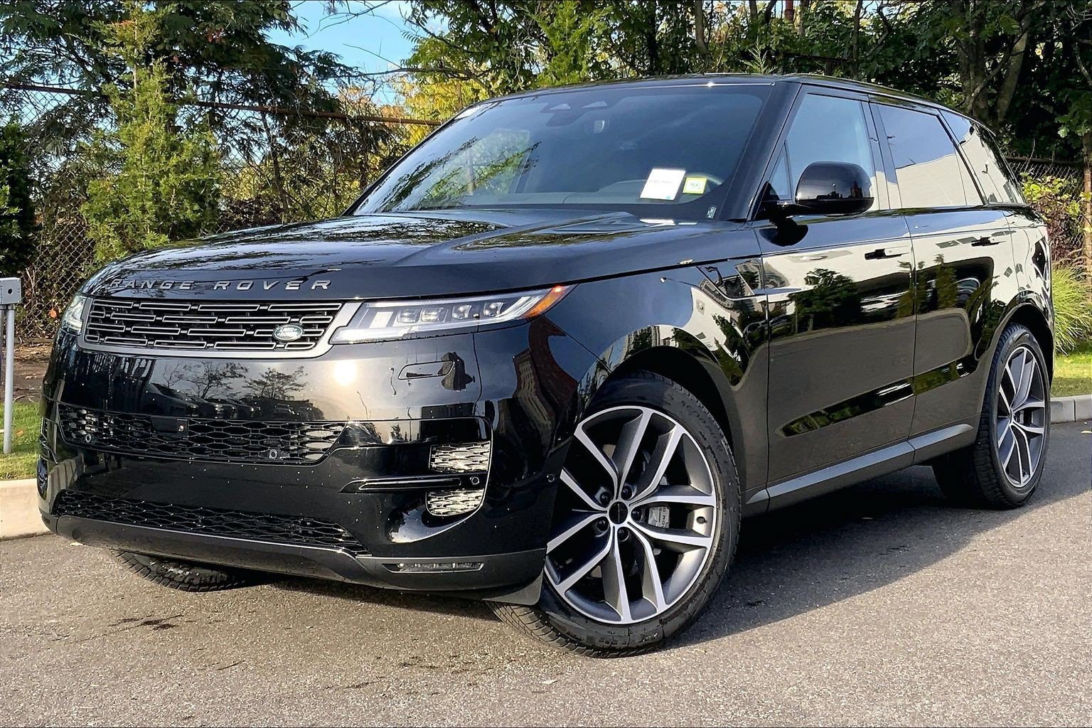 New 2027 Land Rover Range Rover Sport SE AWD/4WD image 1