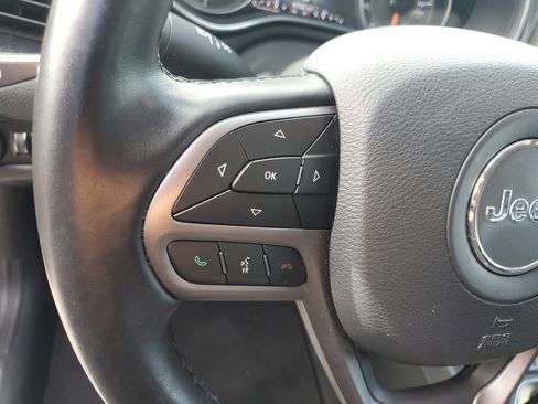 Used 2020 Jeep Cherokee Limited FWD image 15