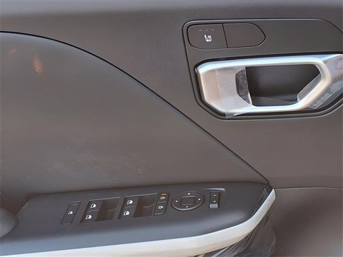 New 2025 Kia K4 GT-Line image 17