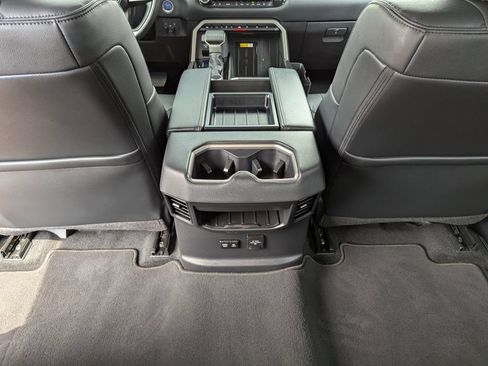Used 2024 Toyota Tundra Limited AWD/4WD image 38