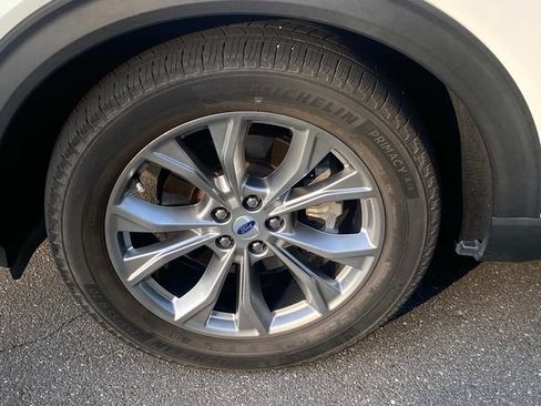 Used 2023 Ford Explorer XLT w/ Equipment Group 202A RWD image 5