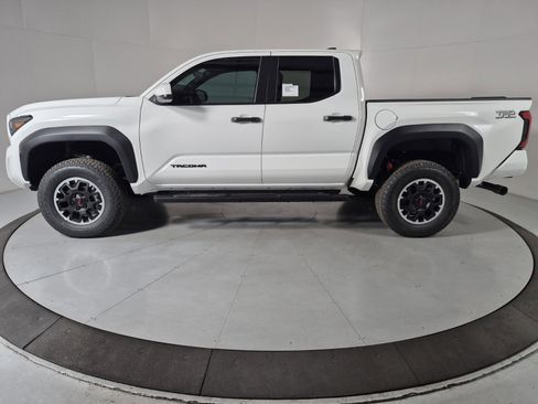 New 2026 Toyota Tacoma SR5 AWD/4WD image 2
