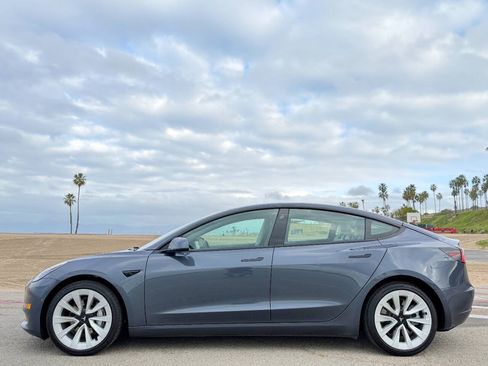 Used 2022 Tesla Model 3 RWD image 2