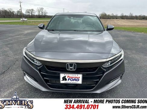 Used 2019 Honda Accord Sport image 2
