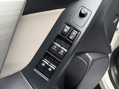 Used 2017 Subaru Forester 2.5i Limited image 16