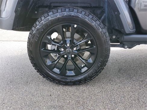 Used 2024 Jeep Gladiator Sport image 7