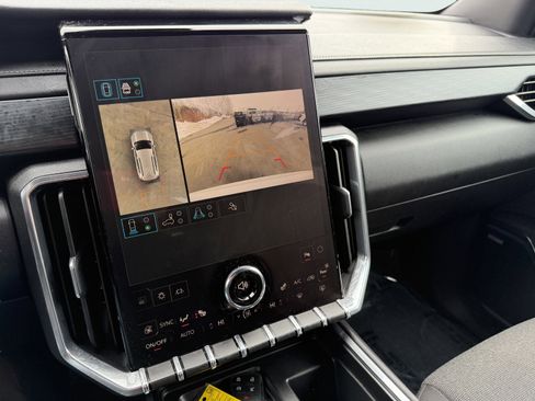 Used 2025 GMC Acadia Elevation image 5