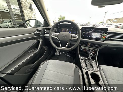 Used 2026 Volkswagen Jetta SE FWD image 20