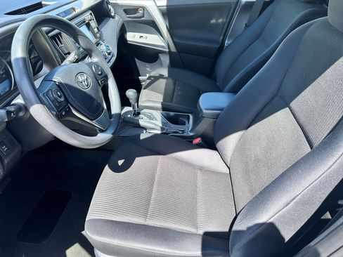 Used 2015 Toyota RAV4 LE AWD/4WD image 5