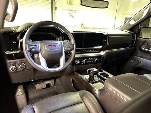 Used 2024 GMC Sierra 1500 SLT w/ SLT Convenience Package image 32