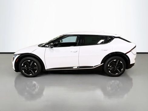 New 2025 Kia EV6 Wind image 4