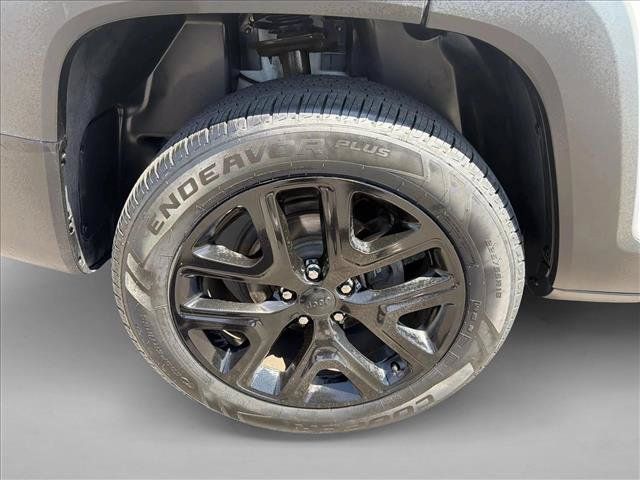 Used 2017 Jeep Renegade Altitude w/ Advanced Technology Group AWD/4WD image 18