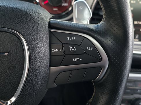 Used 2016 Dodge Challenger SRT Hellcat image 18