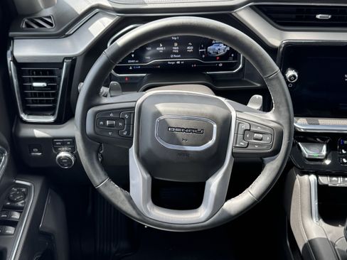 Used 2025 GMC Sierra 1500 Denali w/ Technology Package AWD/4WD image 12