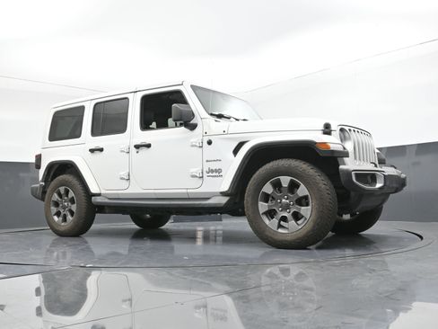 Used 2019 Jeep Wrangler Unlimited Sahara image 22