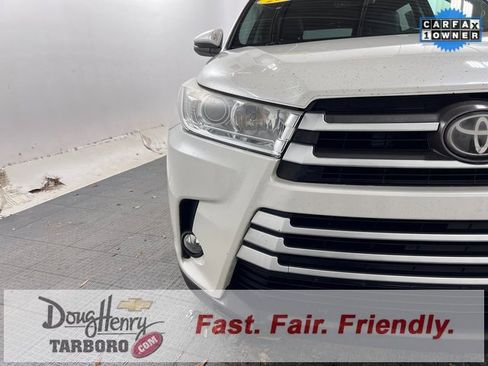 Used 2018 Toyota Highlander XLE image 10