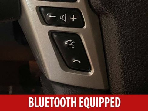 Used 2018 Nissan Titan SL w/ Midnight Edition AWD/4WD image 11