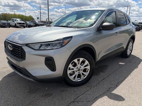 Used 2024 Ford Escape Active AWD/4WD image 3
