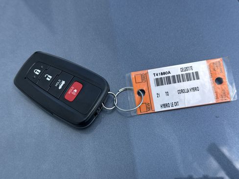Used 2021 Toyota Corolla LE FWD image 36