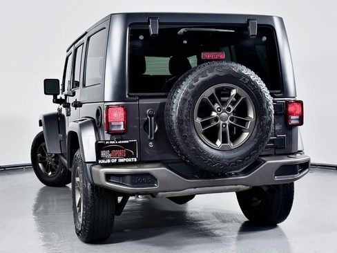 Used 2016 Jeep Wrangler Unlimited Sahara image 9