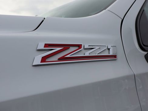 Used 2023 Chevrolet Suburban Z71 w/ Luxury Package image 11