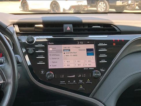 Used 2019 Toyota Camry XSE FWD image 7