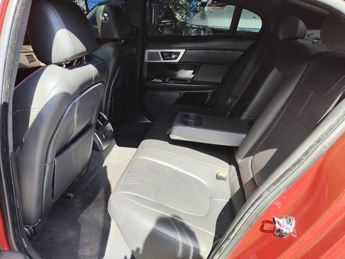 Used 2014 Jaguar XF 3.0 image 37